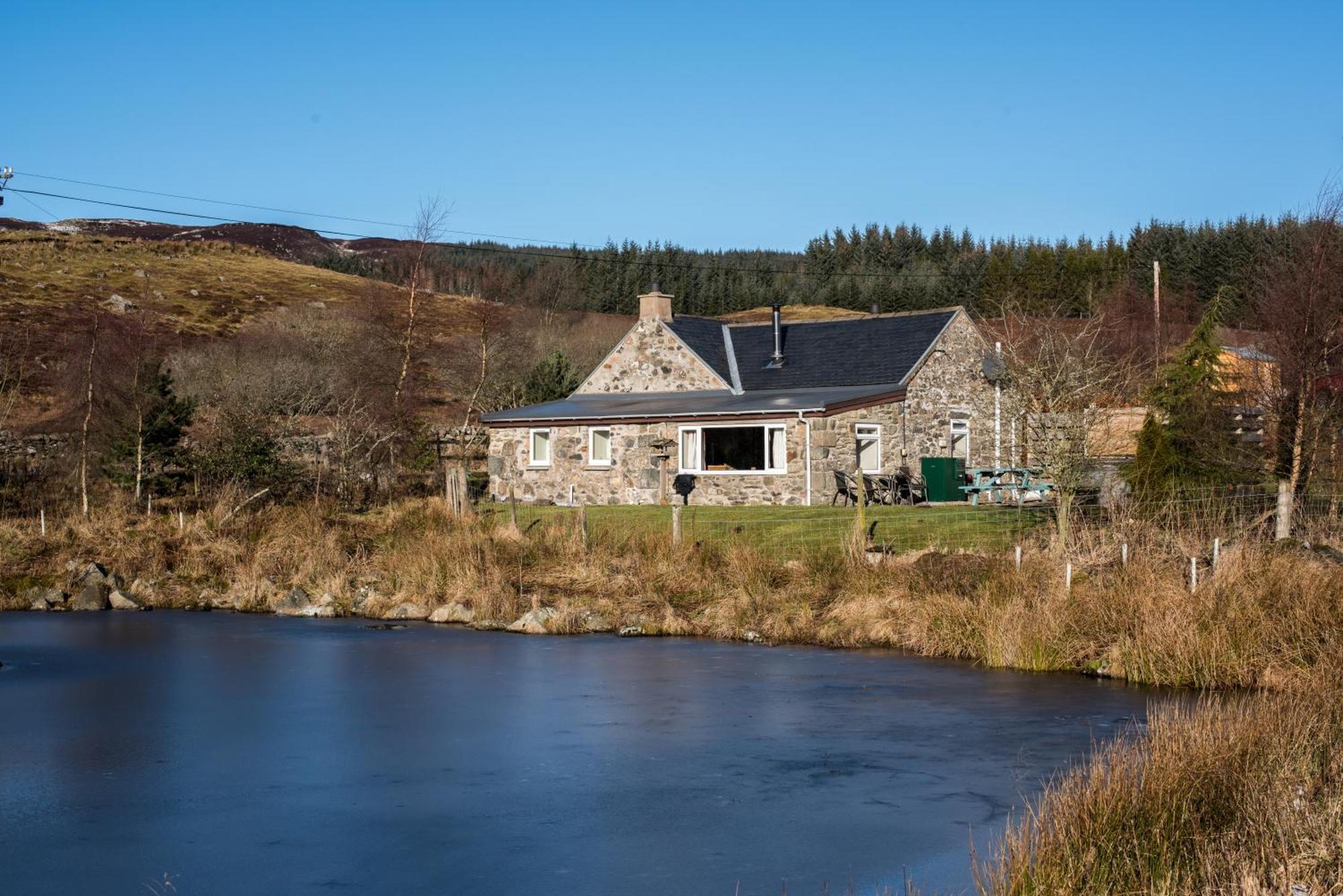Dalnoid Cottages & Treehouses Nr Glenshee Zewnętrze zdjęcie